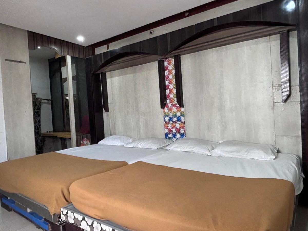 Hotel Raj Empire Mysore Exterior foto